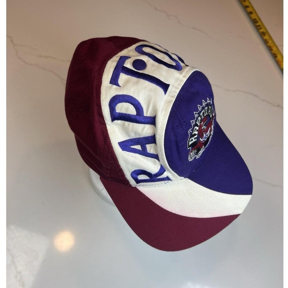 Vintage Toronto Raptors swirl Snapback Hat Mens NBA Retro 90s Logo